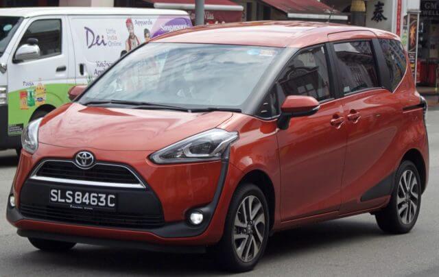 Toyota_Sienta